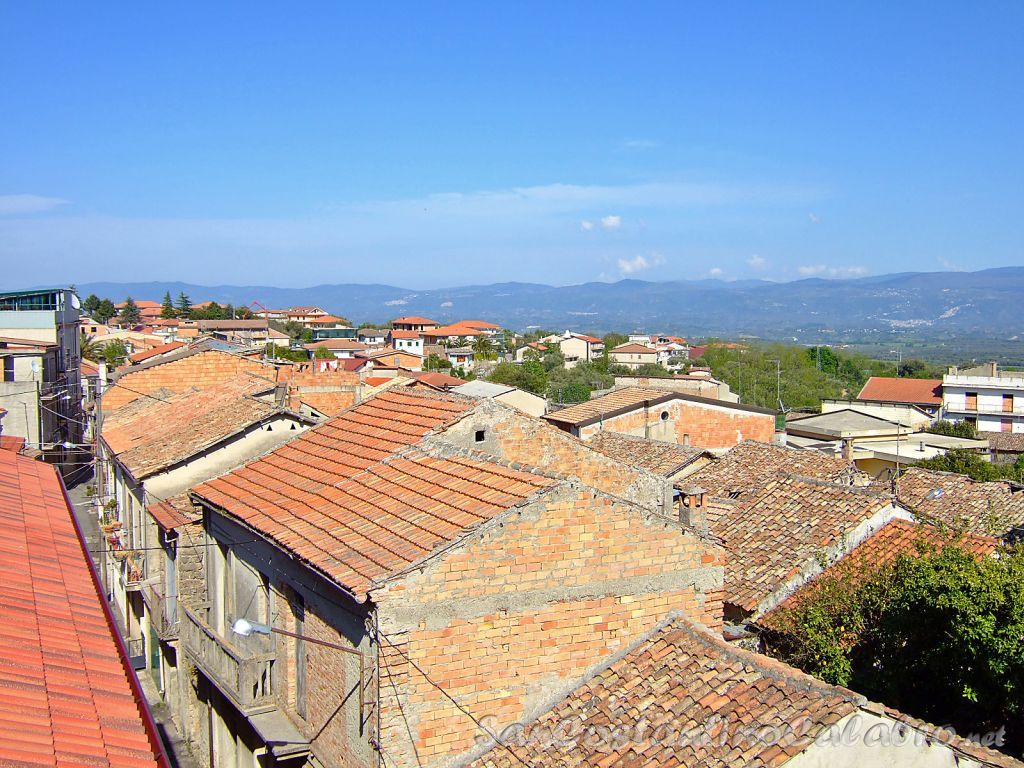 Vista dall'alto di alcune case del paese